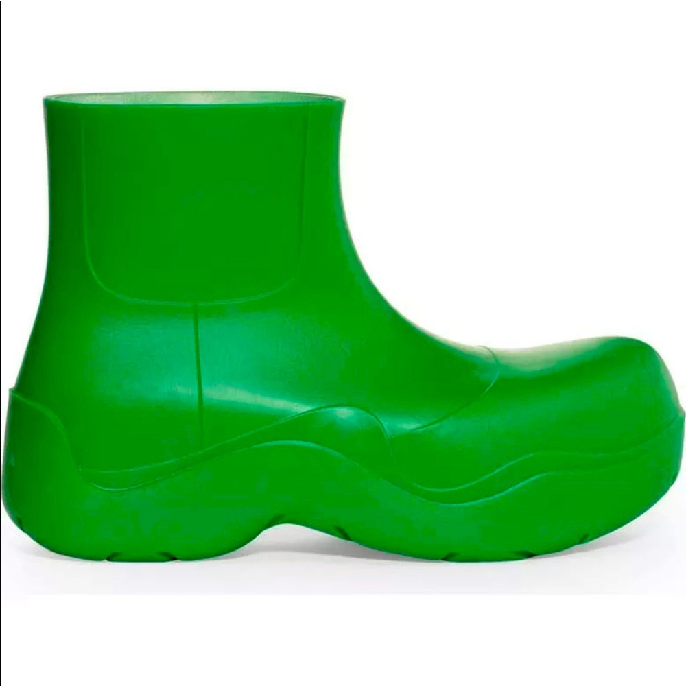 Bottega Veneta size 8 puddle boots